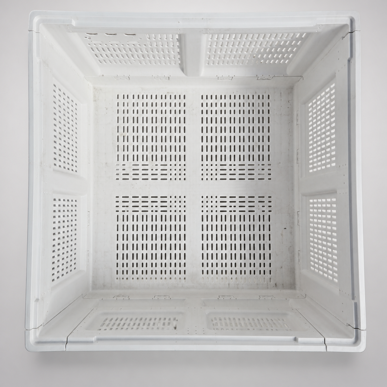 Nally 780 MegaBin Vented Folding